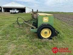 John Deere  8300  Grain Drill - 13FT