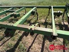 John Deere  1600  Chisel Plow - 16FT
