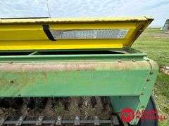 John Deere  8300  Grain Drill - 13FT