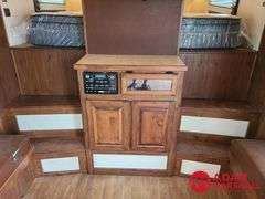 2013  Shadow   4 Horse Trailer w/ Living Quarters   - 42FT