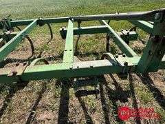 John Deere  1600  Chisel Plow - 16FT