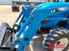 LS  XR4046  MFWD Utility Tractor w/Loader