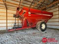 2019 J & M 1000 GrainStorm Grain Cart