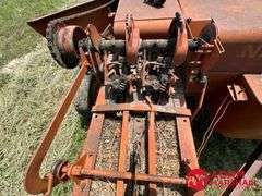 New Holland  268  Square Baler