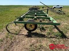 John Deere  1600  Chisel Plow - 16FT