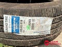 (1) NEW Kumho, Crugen Tire - 235/45R19