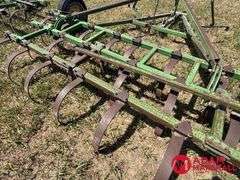 John Deere  Spring Tooth Chisel Plow
