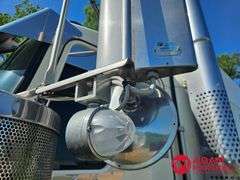 2022  Kenworth  W900  Semi Truck