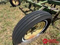 John Deere  Spring Tooth Chisel Plow