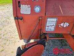 Hesston  550  Baler