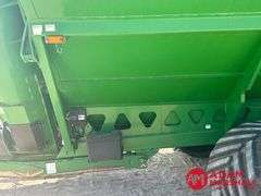 2014  Brent  1396  Grain Cart