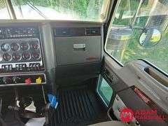 2022  Kenworth  W900  Semi Truck