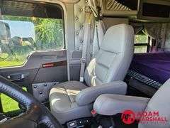 2022  Kenworth  W900  Semi Truck