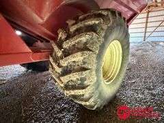 2019 J & M 1000 GrainStorm Grain Cart