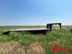 1981  Blair  Gooseneck Flat Bed Trailer - 25FT
