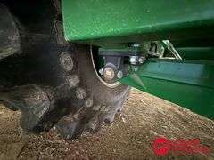 2014 J & M 1050 GrainStorm Grain Cart