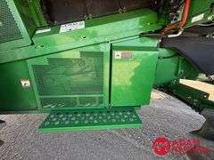 2017 John Deere S680 Combine