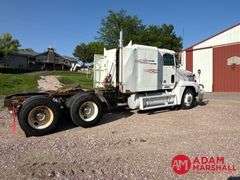 1996  Freightliner  FLD 120  Semi Truck