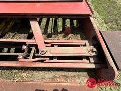 New Holland  268  Square Baler
