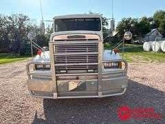 1996  Freightliner  FLD 120  Semi Truck