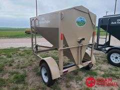 2025  Unused Industrias America  3650  Portable Bulk Feed Bin