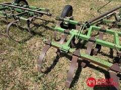 John Deere  Spring Tooth Chisel Plow