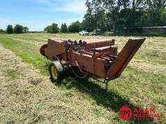 New Holland  268  Square Baler