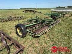 John Deere  Roller Packer