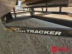 2014  Sun Tracker  Party Barge 20DLX  Pontoon - 20FT