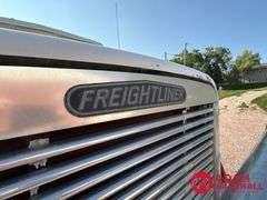 1996  Freightliner  FLD 120  Semi Truck