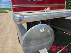 2014  Sun Tracker  Party Barge 20DLX  Pontoon - 20FT