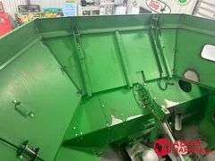2016  John Deere  S680  Combine