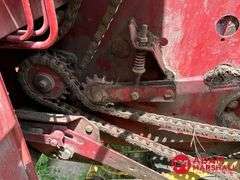 New Holland  660  Round Baler