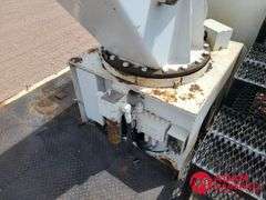 2006  International  4400  Boom Bucket Truck