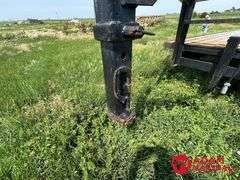 1981  Blair  Gooseneck Flat Bed Trailer - 25FT