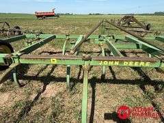 John Deere  1600  Chisel Plow - 16FT