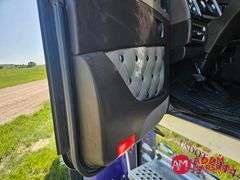 2022  Kenworth  W900  Semi Truck