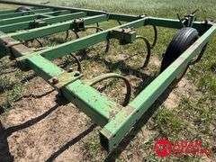John Deere  1600  Chisel Plow - 16FT