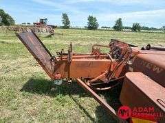 New Holland  268  Square Baler