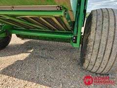 2013  John Deere  569  Round Baler