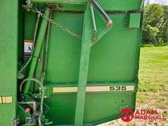 John Deere  535  Baler