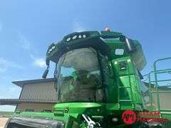 2016  John Deere  S680  Combine