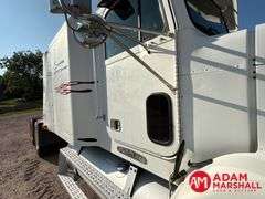 1996  Freightliner  FLD 120  Semi Truck