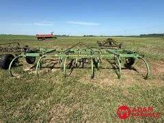 John Deere  1600  Chisel Plow - 16FT