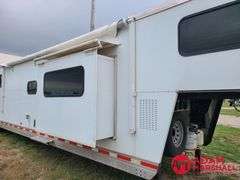 2013  Shadow   4 Horse Trailer w/ Living Quarters   - 42FT