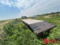 1981  Blair  Gooseneck Flat Bed Trailer - 25FT