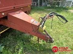 New Holland  660  Round Baler
