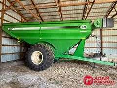 2014 J & M 1050 GrainStorm Grain Cart
