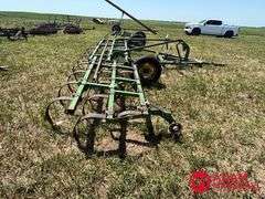 John Deere  Spring Tooth Chisel Plow