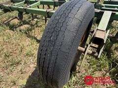 John Deere  Spring Tooth Chisel Plow